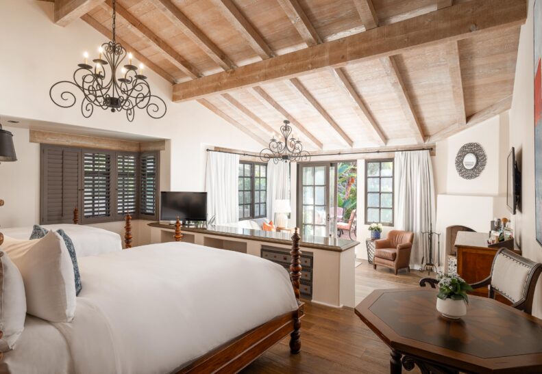 Agave Two Queen Suite looking toward sunken living room and patio door