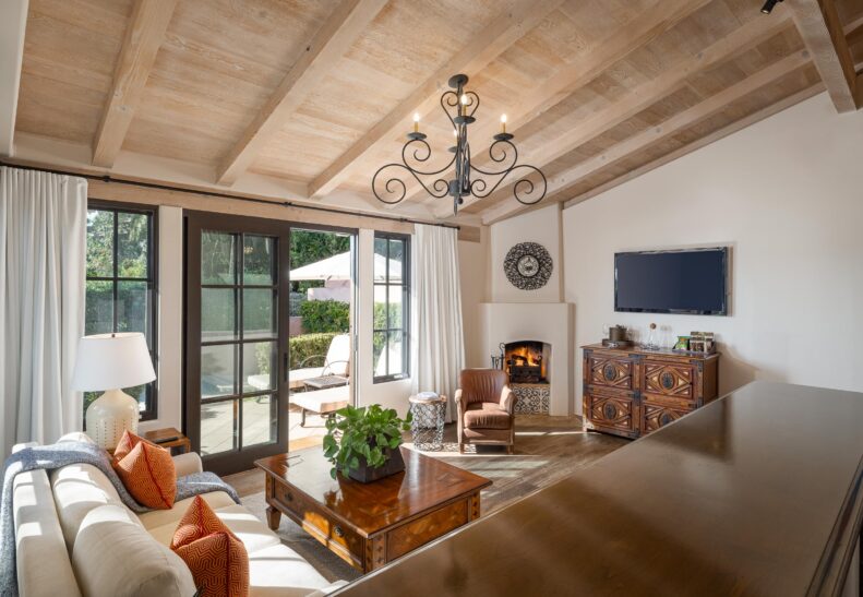 Olive Grove King Suite sunken living area and fireplace