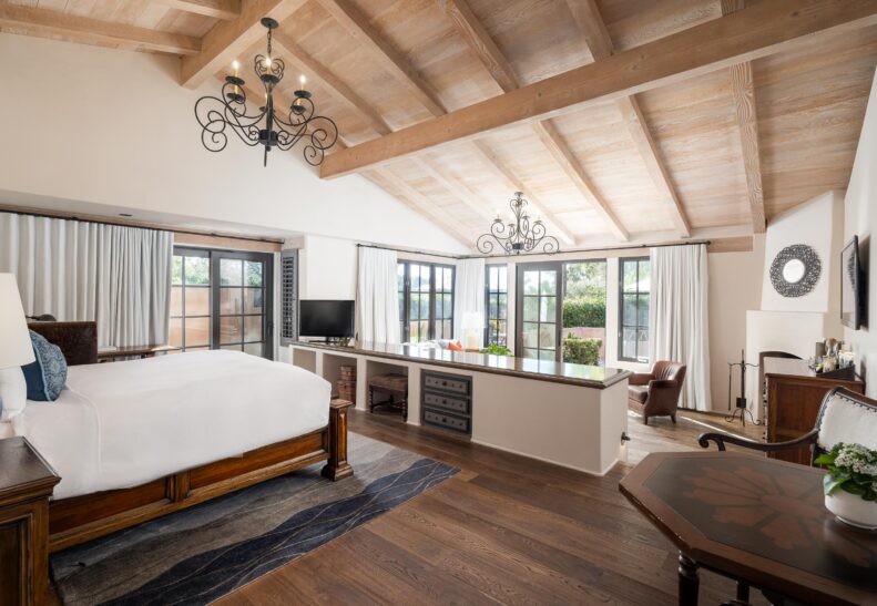 Olive Grove King Suite bed and living area